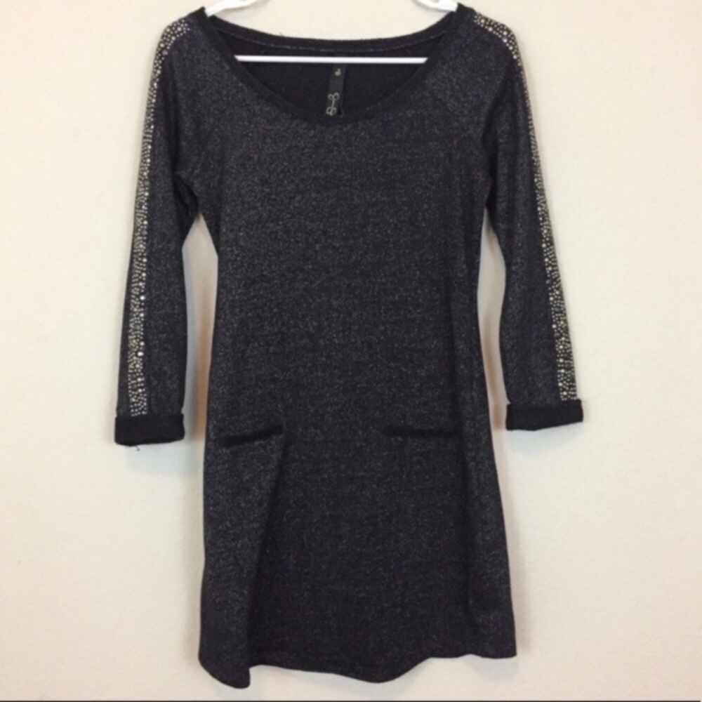 JESSICA SIMPSON Embellished Sleeve Dress